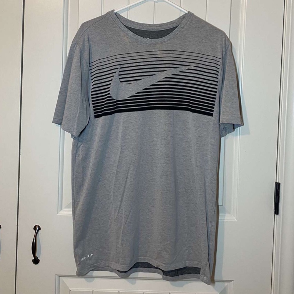 Men’s Nike Shirt